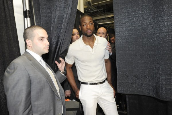 沙特基金和国际足联携手，为发展中国家体育基建提供财政支持（沙特基金与国际足联合作，资助发展中国家体育基础设施建设）