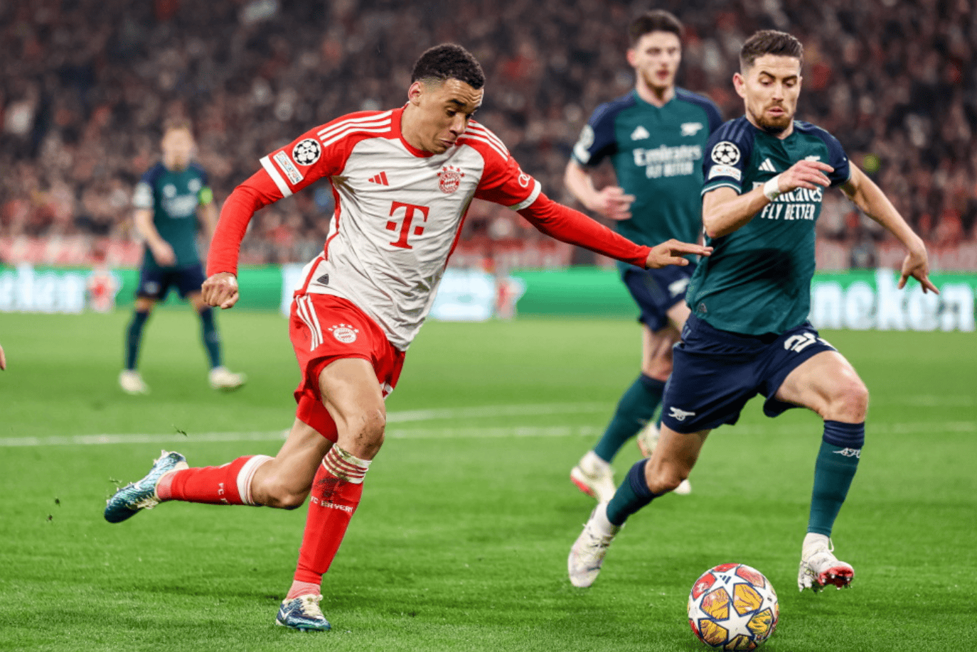 南野拓实法国杯受伤被担架抬出场，疑似遭遇重伤（法国杯南野拓实伤退，被担架抬离赛场疑似重伤）