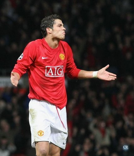 进攻失灵防守还行！斯玛特上半场4中0得分挂蛋 仅得到1板1助（进攻哑火防守在线！斯玛特半场4投全失零分，仅1篮板1助攻）