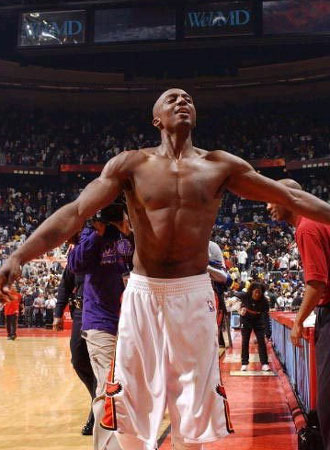 五大联赛积分榜：阿森纳2分领跑英超，巴萨4分优势领跑西甲，拜仁8分断层领先（五大联赛积分榜速览：英超阿森纳+2领跑，西甲巴萨+4居首，德甲拜仁领先8分）