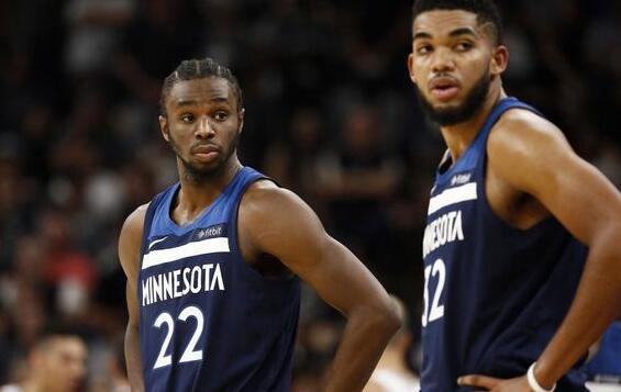 半场：那不勒斯3-0亚特兰大，内雷斯梅开二度，诺阿-朗破门（半场战报：那不勒斯3-0领先亚特兰大，内雷斯双响，诺阿-朗建功）