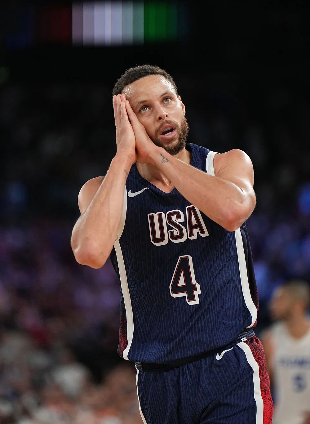 CBA比赛精彩瞬间：深圳队绝杀广东,（深圳压哨绝杀广东：CBA上演惊险一幕）