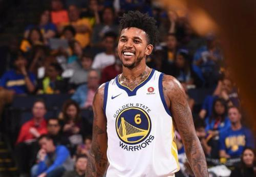 足坛年终大战淘汰赛实时赛况：梅西领先内马尔超600票，亚马尔落后对手（足坛年度收官淘汰赛即时战报：梅西领先内马尔逾600票，亚马尔暂处下风）