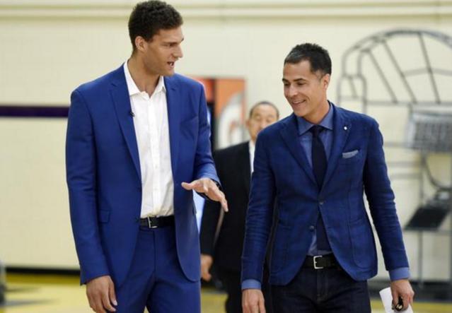 今晚打广东！徐昕本赛季场均2.3帽联盟第3 场均9.7板联盟本土第1（今夜迎战广东！徐昕赛季场均2.3次封盖联盟第3，9.7个篮板本土第一）