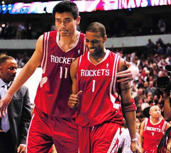 确认了！右膝骨挫伤！NBA最惨强队诞生（尘埃落定：右膝骨挫伤！NBA最倒霉豪强出炉）