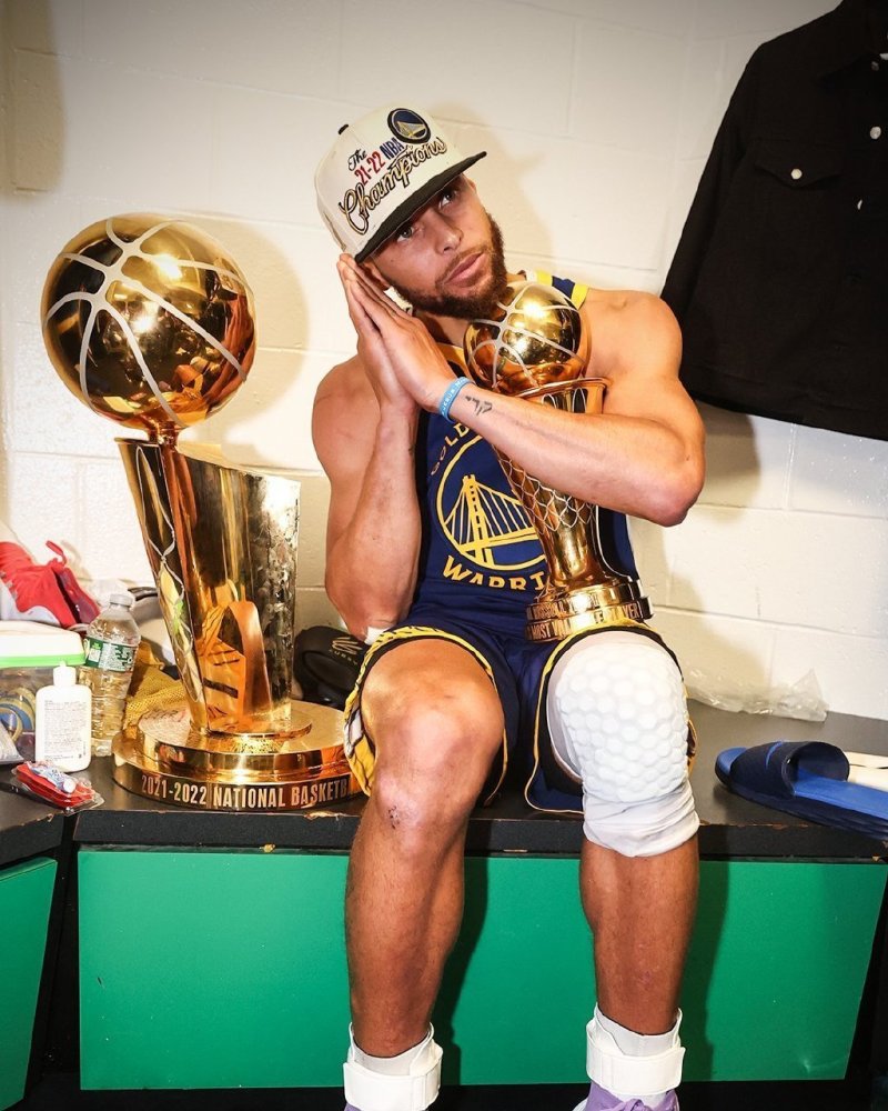 曼联主帅阿莫林迎战伯恩茅斯：老特拉福德能否再现荣耀？（阿莫林率曼联迎战伯恩茅斯：老特拉福德还能重燃辉煌吗？）